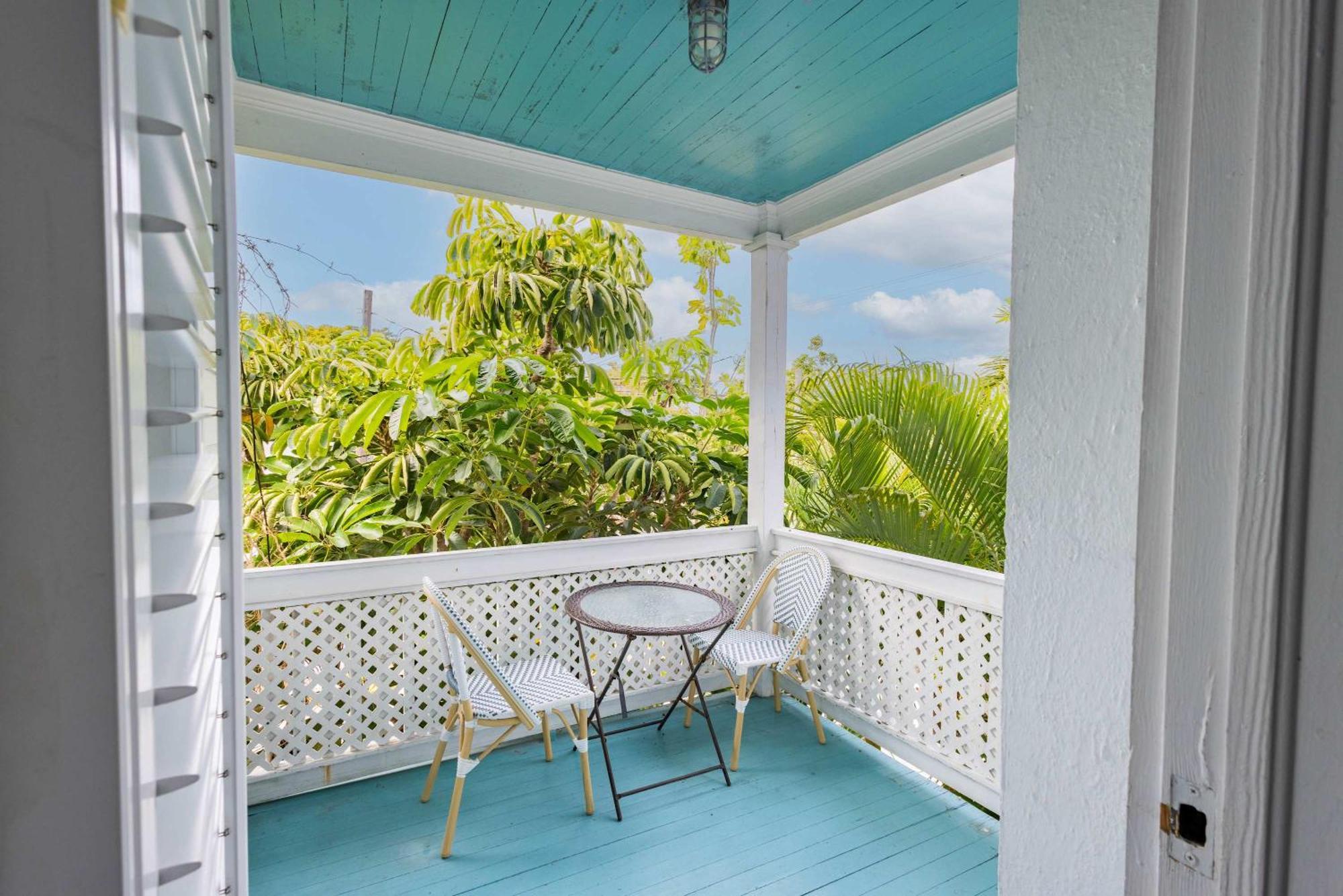 Deluxe King With Balcony - At James House With Parking! Key West Exterior photo