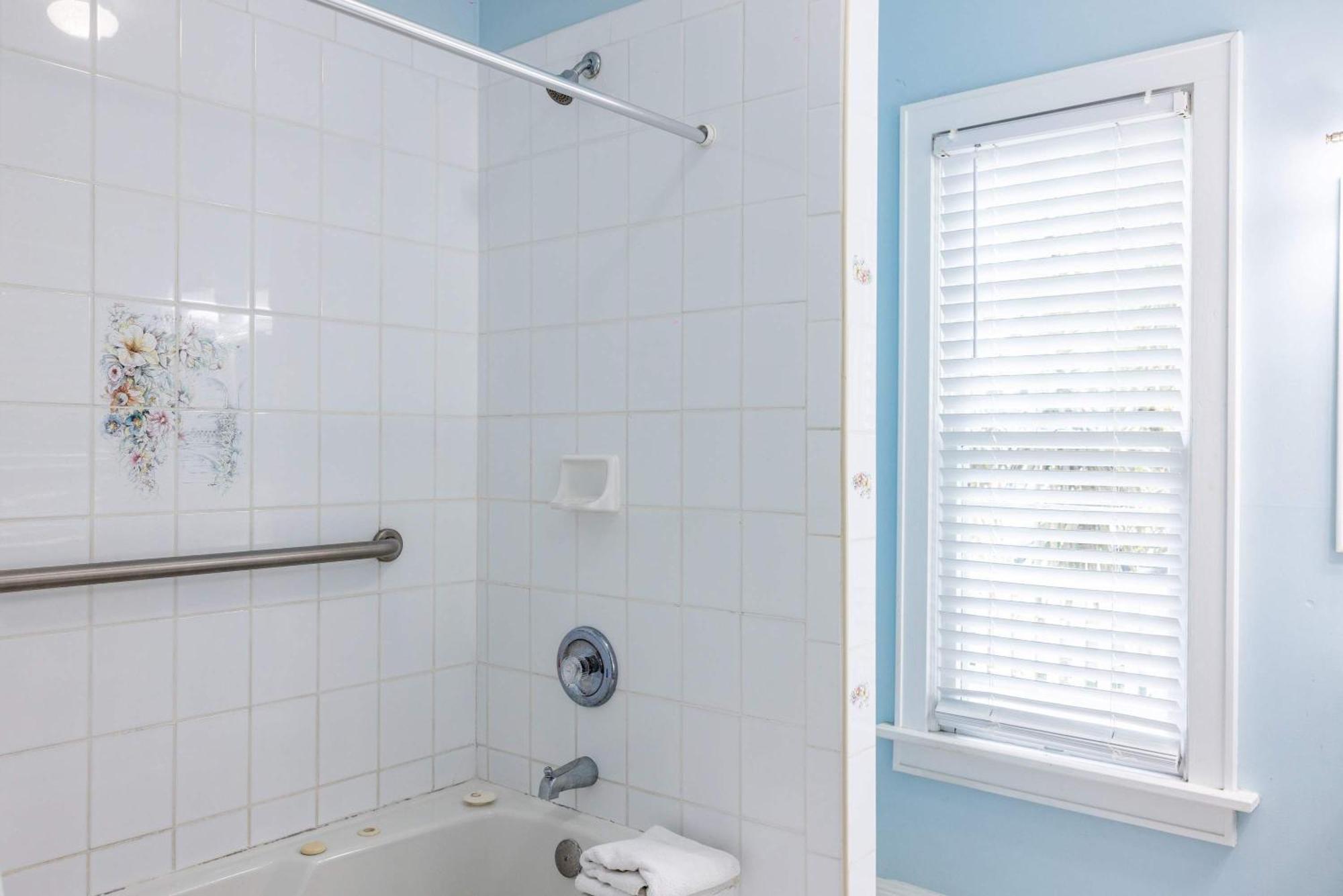 Deluxe King With Balcony - At James House With Parking! Key West Exterior photo